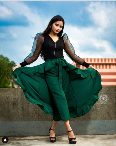 TANDUL INSTA  Women Solid Flared Dark Green Skirt